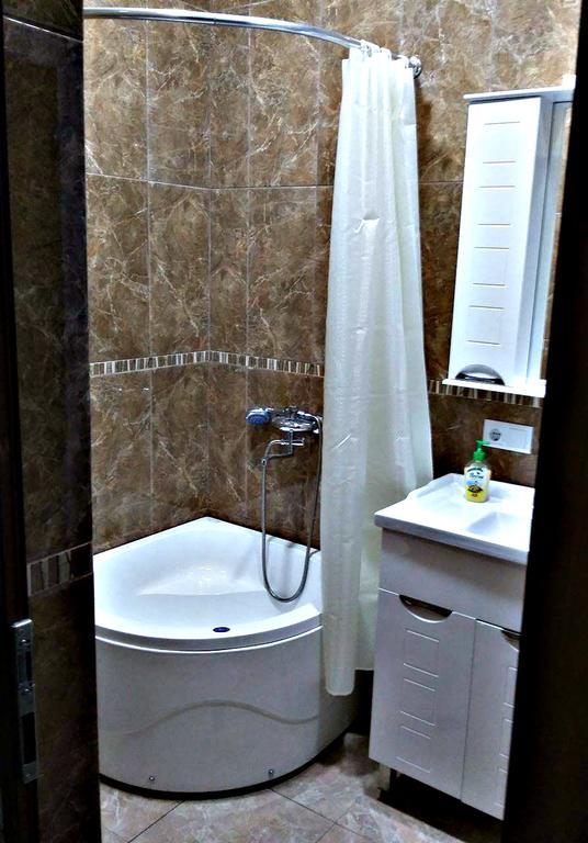 Guesthouse Zeinabi ティビリシ エクステリア 写真