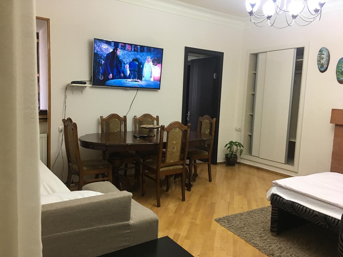 Guesthouse Zeinabi ティビリシ エクステリア 写真