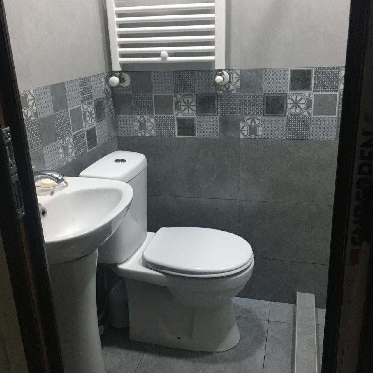 Guesthouse Zeinabi ティビリシ エクステリア 写真
